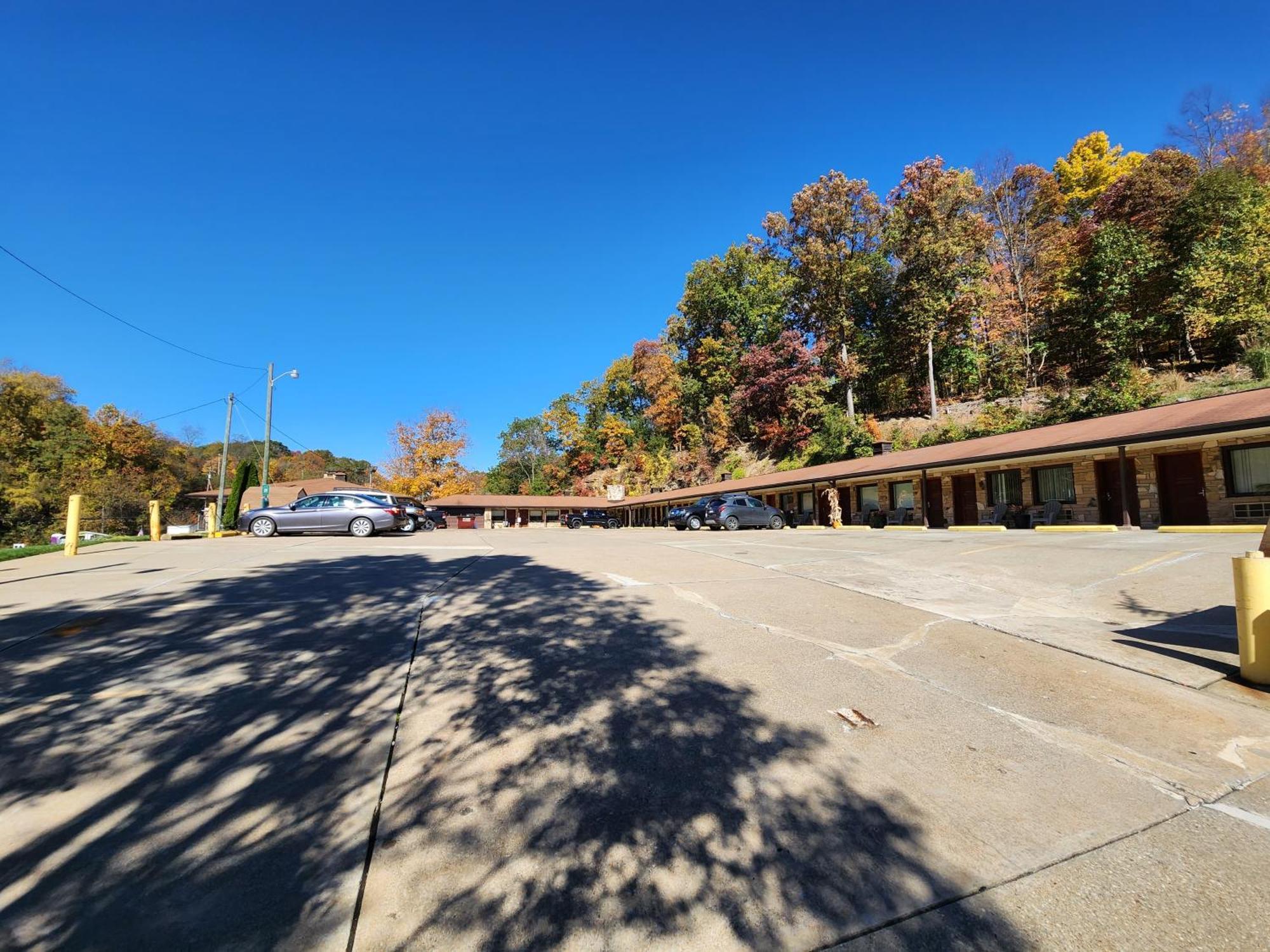 Jefferson Hills Motel Clairton Εξωτερικό φωτογραφία