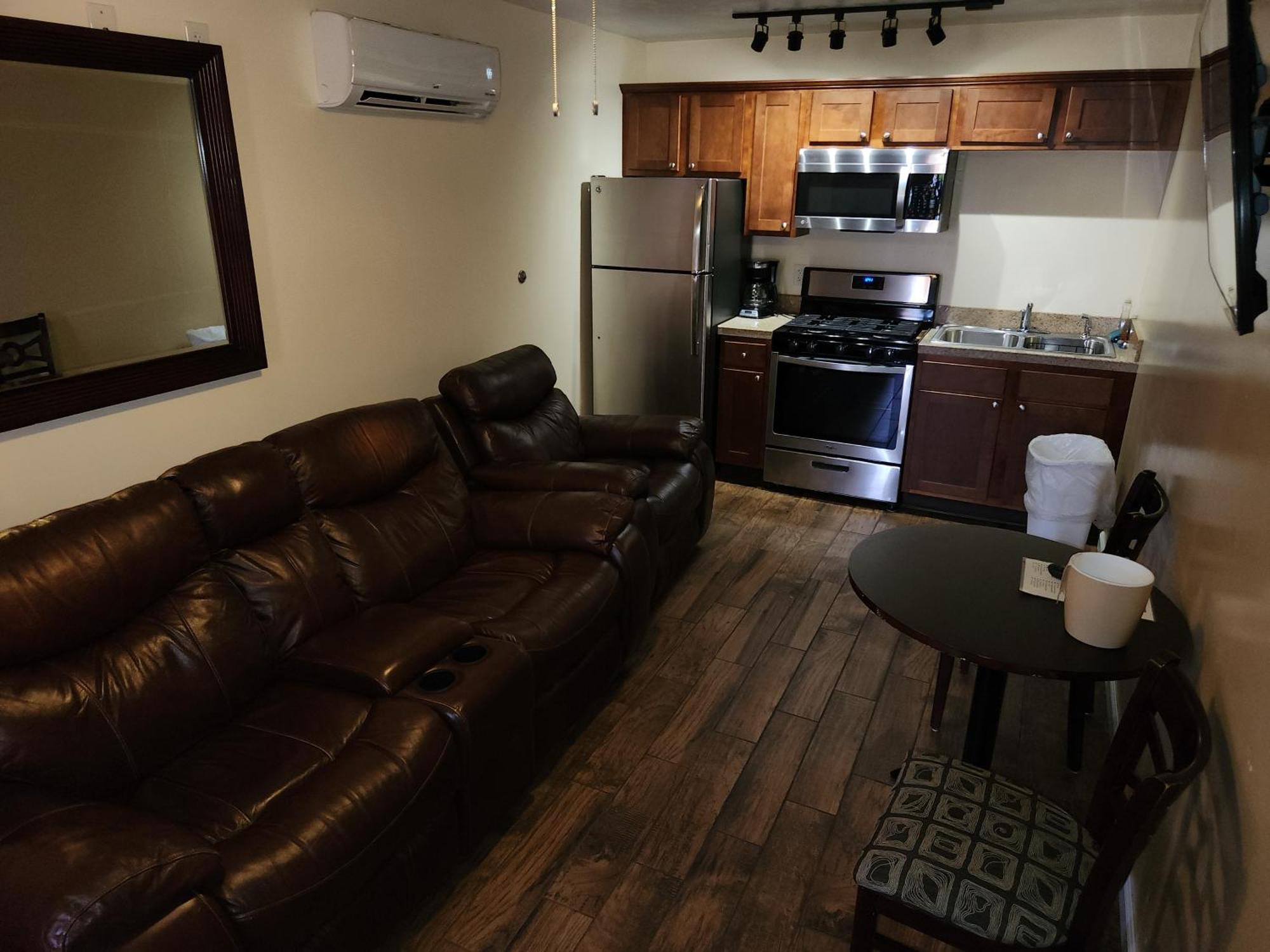 Jefferson Hills Motel Clairton Εξωτερικό φωτογραφία