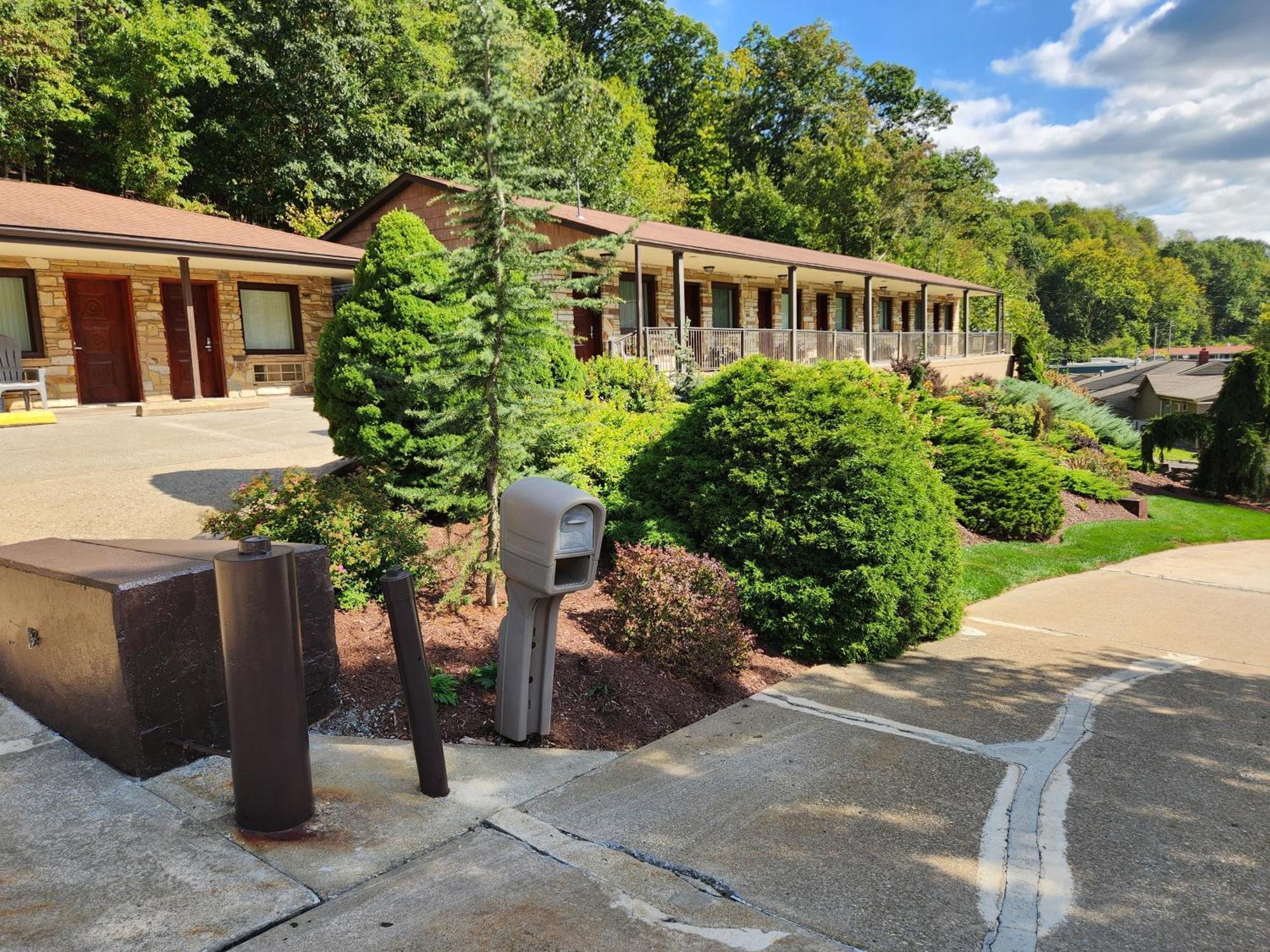 Jefferson Hills Motel Clairton Εξωτερικό φωτογραφία